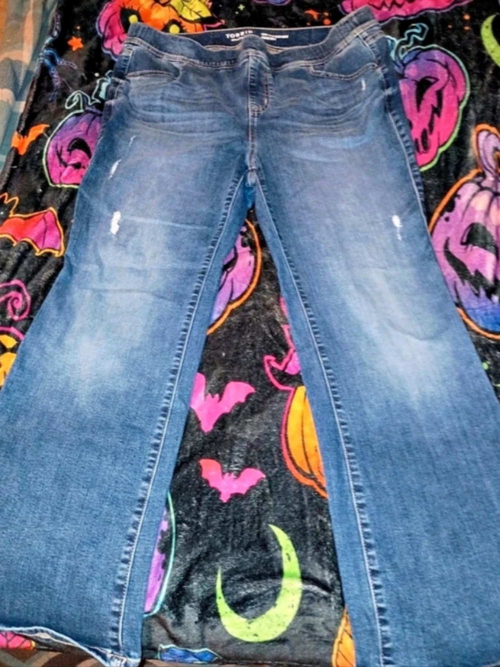 Torrid Lean Jean Slim Boot Super Soft Denim Blue Jeans Size 2S Plus Distressed